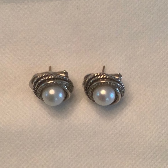 DAVID YURMAN Crossover Pearl and Diamond Earrings - Picture 3 of 9